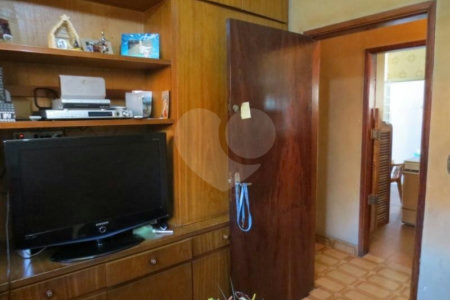 Casa à venda com 4 quartos, sendo 2 suítes, em Bosque da Saúde, São Paulo, SP