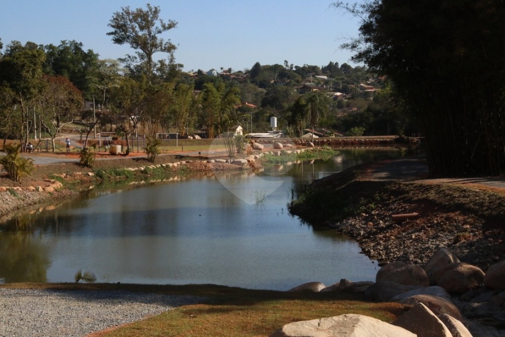 Chácara à venda com 3 quartos, sendo 2 suítes,  em Monterrey, Louveira, SP