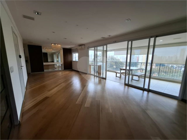 Apartamento para alugar com 3 suítes em Santana, São Paulo, SP