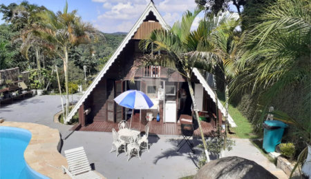 Casa à venda com 3 quartos, sendo 1 suíte,  no condomínio Iara Branca, Mairiporã - SP