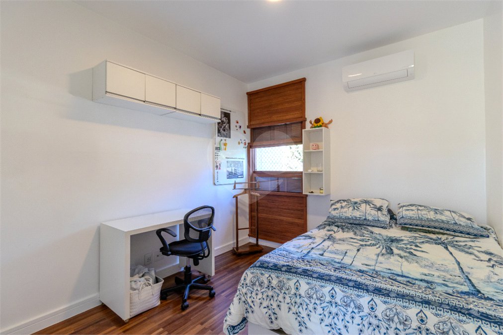 Sobrado à venda com 3 quartos, sendo 1 suíte, em Alto da Boa Vista, São Paulo, SP