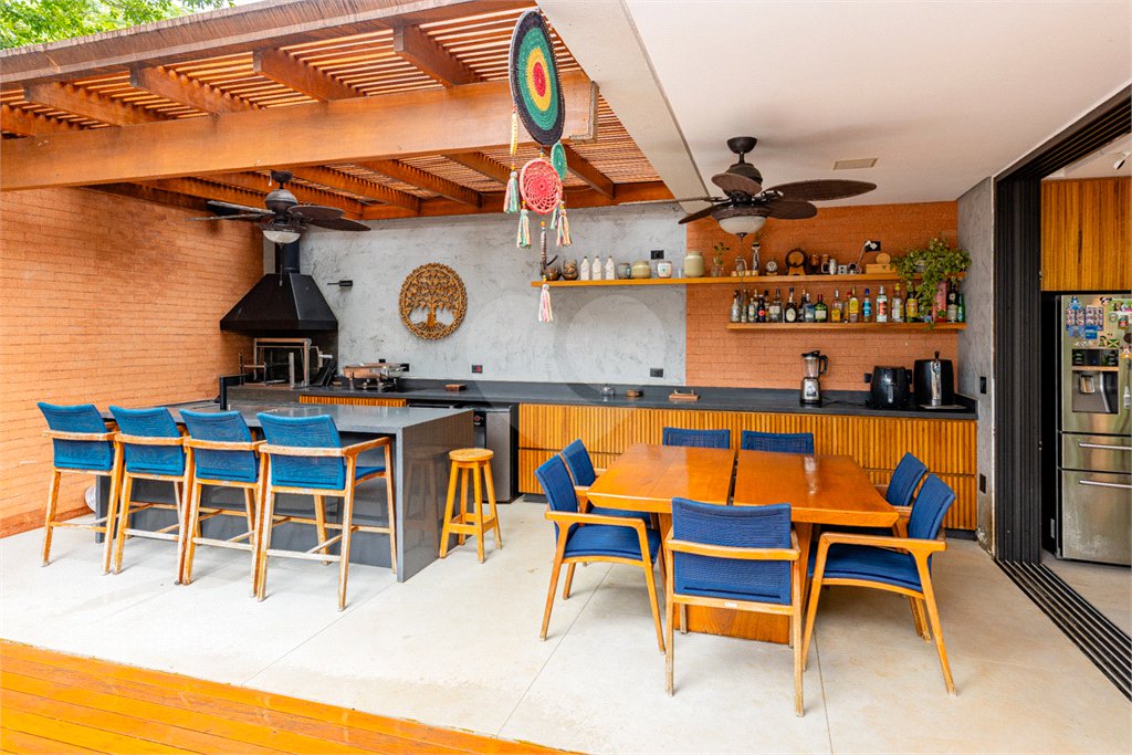Casa à venda com 4 suítes no condomínio Roma, São Paulo - SP