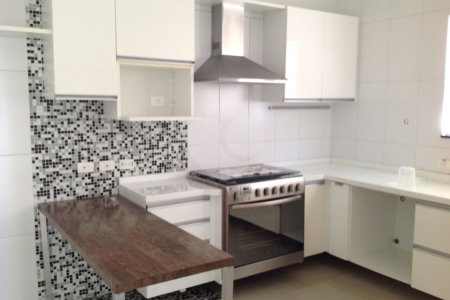 Casa à venda com 3 quartos, sendo 2 suítes,  no condomínio Real Park - Vila Oliveira, Mogi das Cruzes - SP