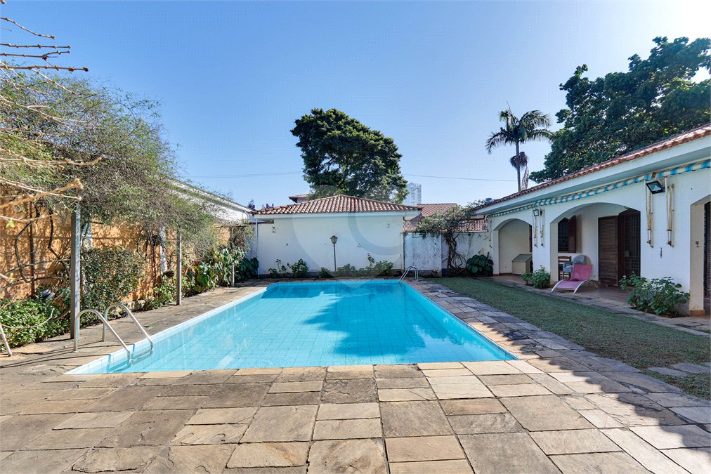 Casa de Vila à venda com 4 suítes em Granja Julieta, São Paulo, SP