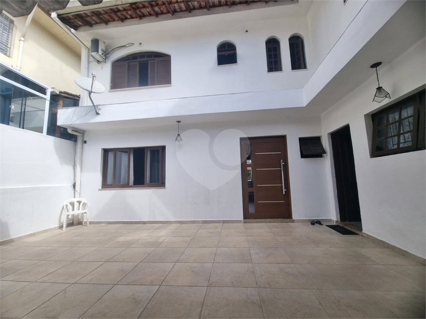 Sobrado à venda ou para alugar com 3 quartos, sendo 2 suítes,  em Ferreira, São Paulo, SP