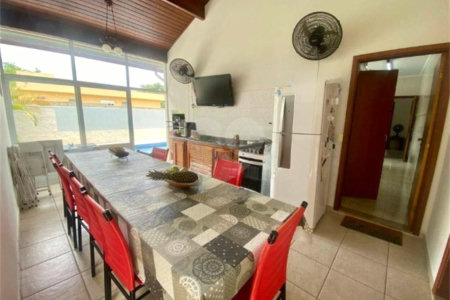 Casa à venda com 3 quartos, sendo 1 suíte, no condomínio Recanto dos Paturis, Vinhedo - SP