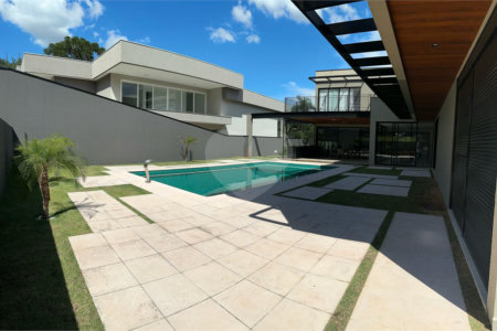 Casa à venda com 5 suítes no condomínio Porto de Atibaia, Atibaia - SP
