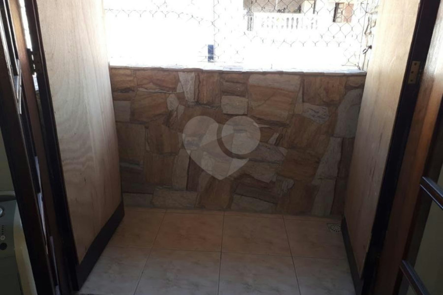 Sobrado à venda com 3 quartos, sendo 1 suíte,  em Tremembé, São Paulo, SP
