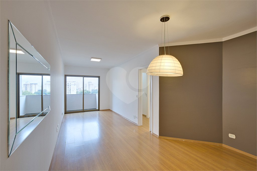 Apartamento à venda com 3 quartos, sendo 1 suíte, em Alto da Boa Vista, São Paulo, SP