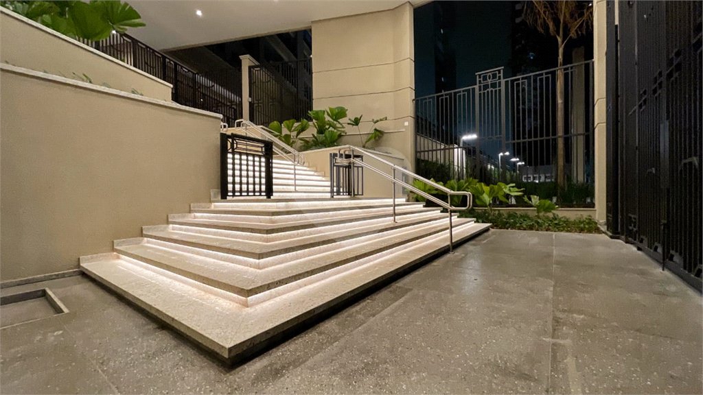 Apartamento à venda com 4 suítes em Real Parque, São Paulo, SP