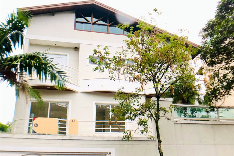 Casa à venda com 3 suítes em Tremembé, São Paulo, SP