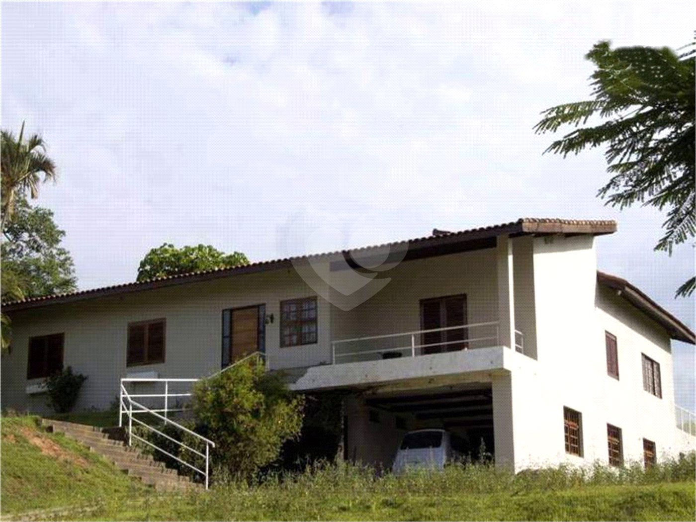 Casa à venda com 5 quartos, sendo 1 suíte,  no condomínio Chacaras do Lago, Vinhedo - SP