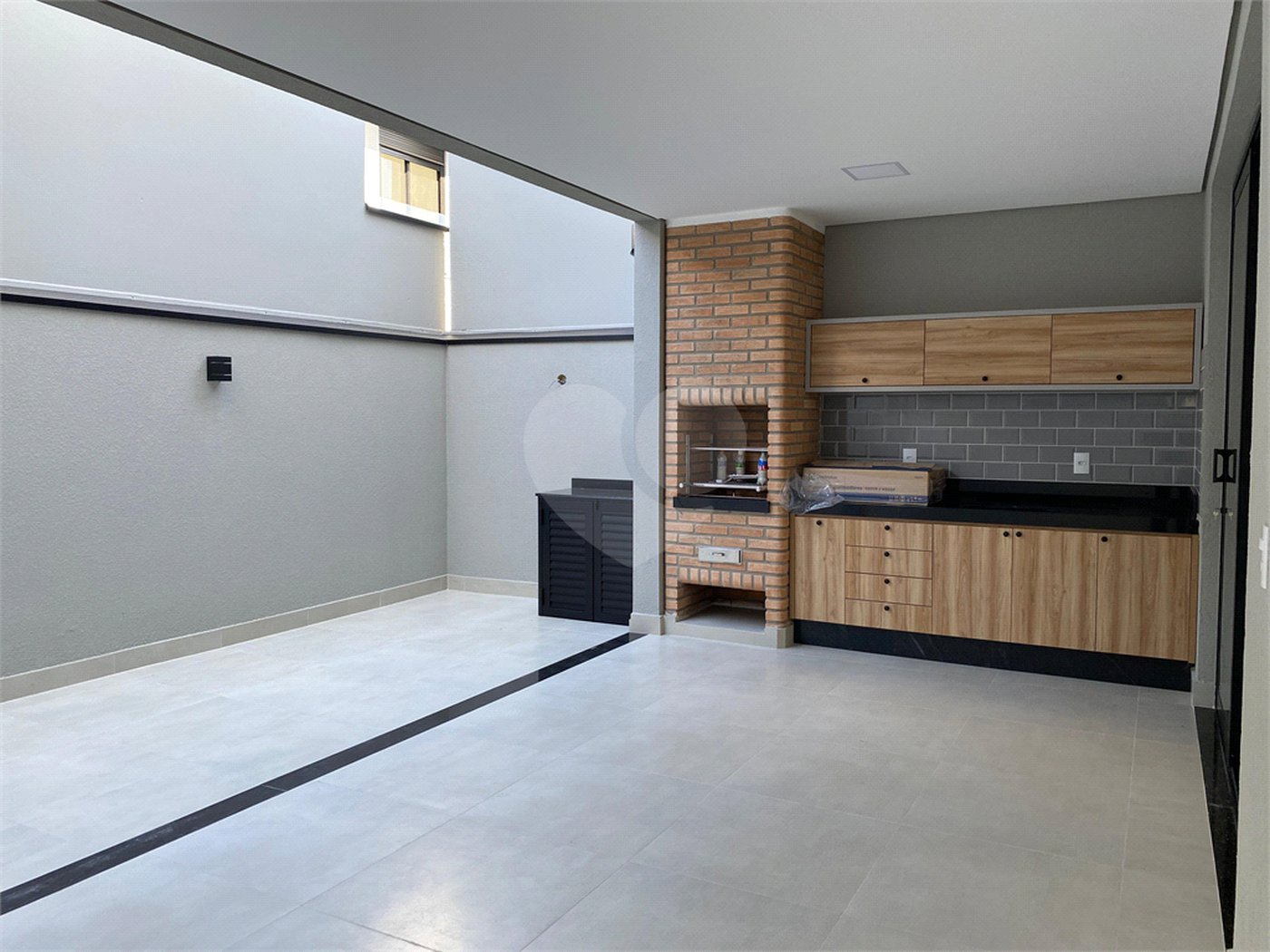 Casa à venda com 3 quartos, sendo 1 suíte, no condomínio Jardim Park Real, Indaiatuba - SP