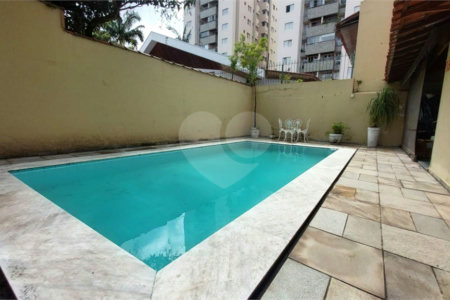 Casa à venda com 4 quartos, sendo 2 suítes,  em Vila Alexandria, São Paulo, SP