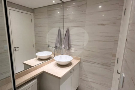 Apartamento à venda com 2 quartos, sendo 1 suíte, em Parque Reboucas, São Paulo, SP