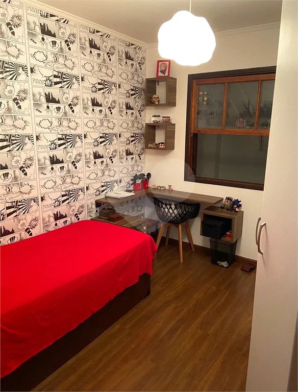 Casa à venda com 3 quartos, sendo 1 suíte, no condomínio Residencial Santa Teresinha, São Paulo - SP