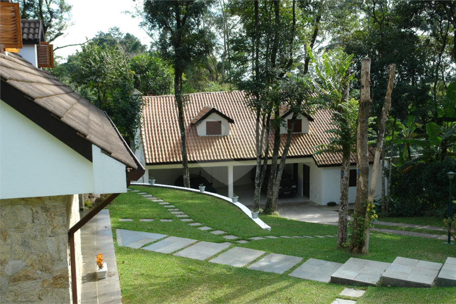 Casa à venda com 3 suítes no condomínio Jardim da Montanha I, Mairiporã - SP