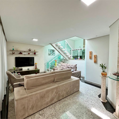 Casa à venda ou para alugar com 6 quartos, sendo 1 suíte, em Residencial/Comercial, Guarulhos, SP