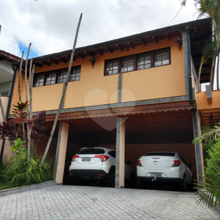 Casa à venda com 3 quartos, sendo 1 suíte,  em Vila Oliveira, Mogi das Cruzes, SP