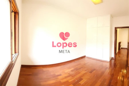 Casa à venda com 4 quartos, sendo 2 suítes, no condomínio Colinas, São José dos Campos - SP