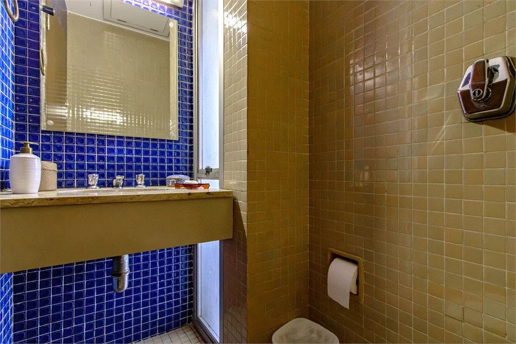 Casa à venda com 4 quartos, sendo 1 suíte,  em Jardim Leonor, São Paulo, SP