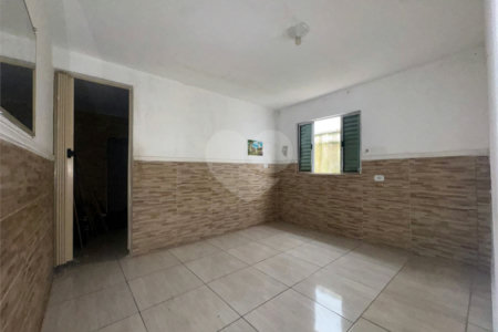 Sobrado à venda com 2 quartos em Vila Antonieta, São Paulo, SP