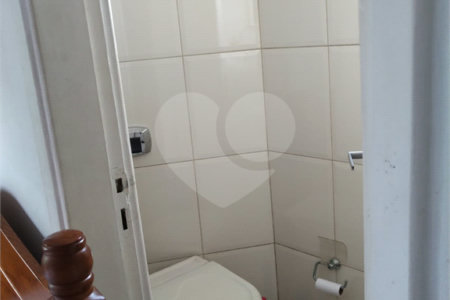Sobrado à venda com 3 suítes em Vila Marari, São Paulo, SP