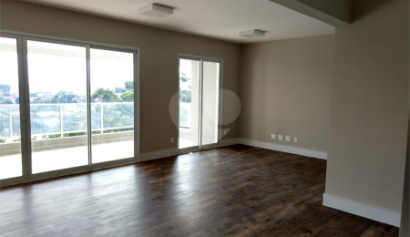 Apartamento à venda com 3 suítes em Vila Anastácio, São Paulo, SP