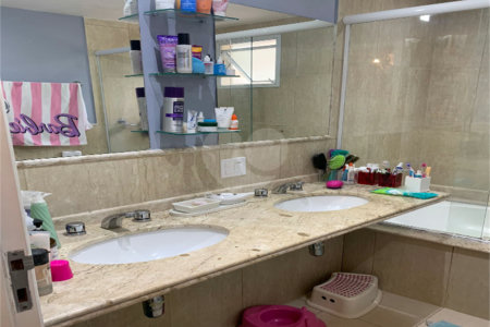 Apartamento à venda com 3 quartos, sendo 2 suítes, em Cidade São Francisco, São Paulo, SP