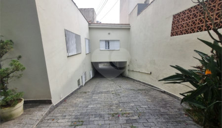Casa à venda com 4 quartos, sendo 1 suíte,  em Vila Clementino, São Paulo, SP