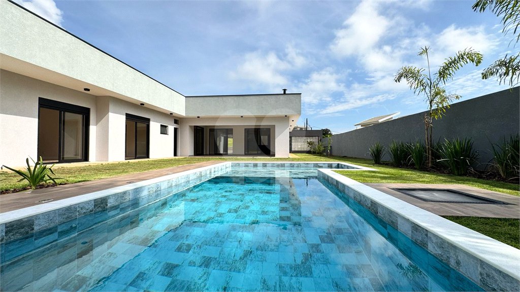 Casa à venda com 3 suítes no condomínio Terras de Santa Teresa, Itupeva - SP