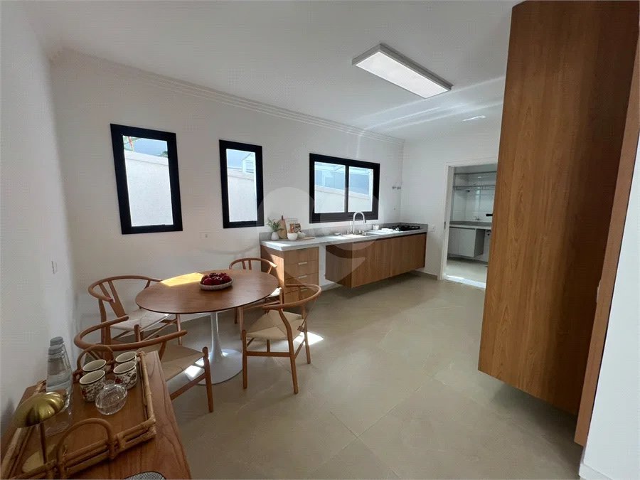 Casa à venda com 4 suítes no condomínio Alphaville 3, Santana de Parnaíba - SP