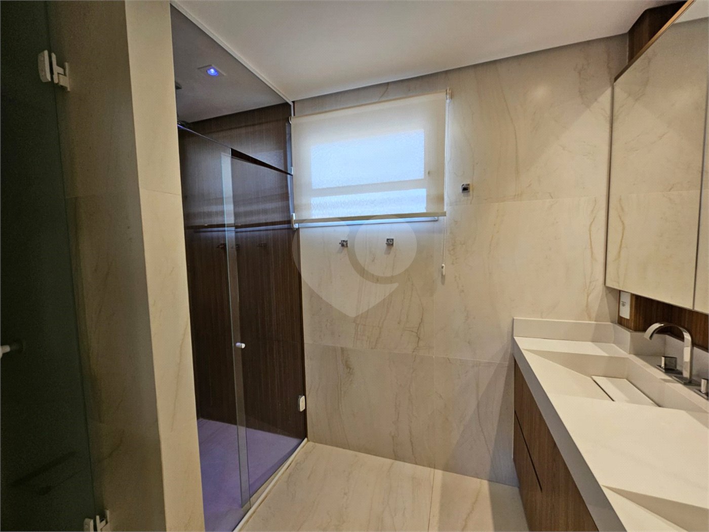 Apartamento à venda com 3 quartos, sendo 1 suíte, em Santo Amaro, São Paulo, SP