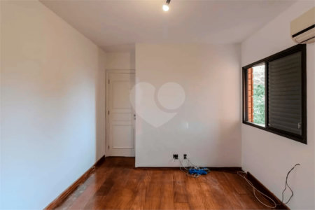 Apartamento à venda com 4 quartos, sendo 2 suítes, em Paraíso do Morumbi, São Paulo, SP