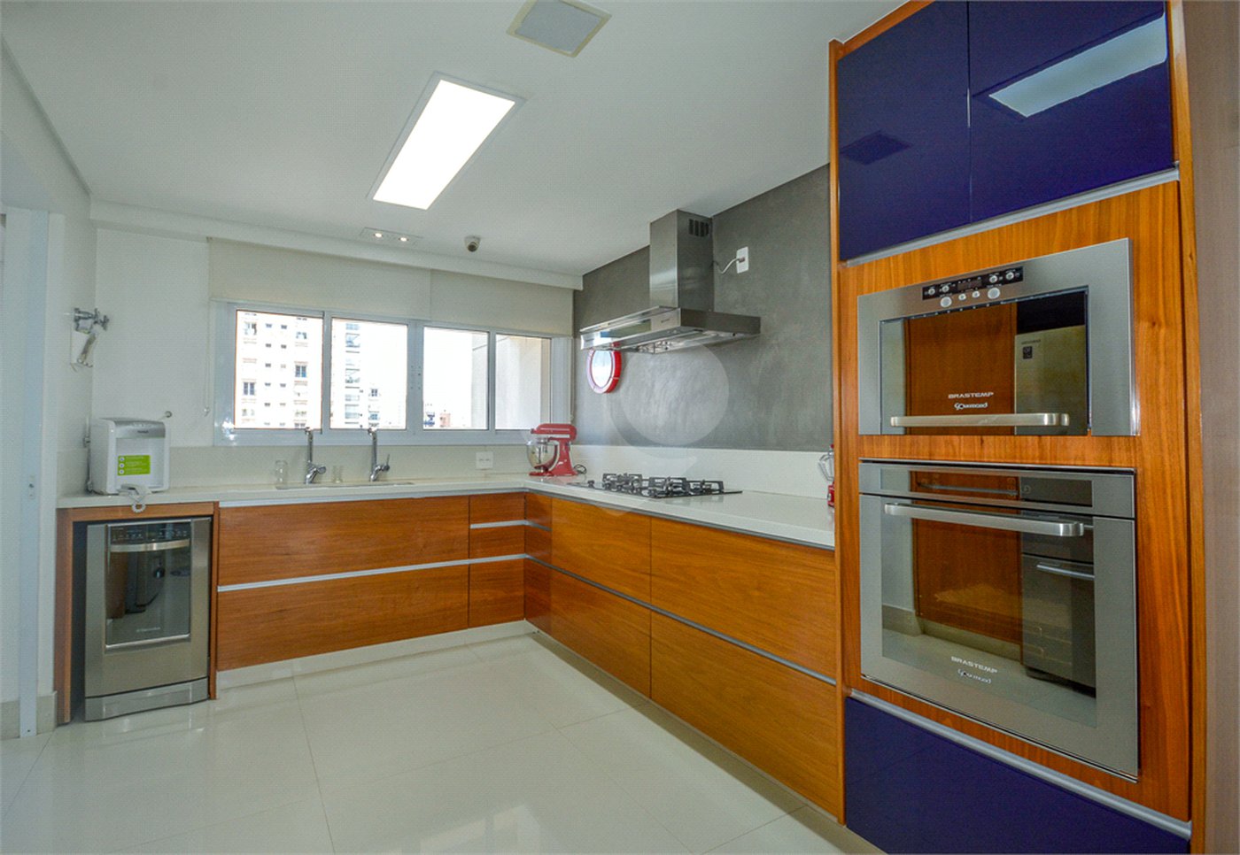 Apartamento à venda com 4 suítes,  em Vila Uberabinha, São Paulo, SP