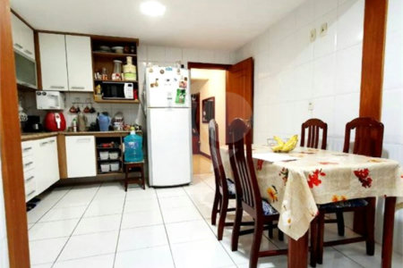 Casa à venda com 3 quartos, sendo 2 suítes, em Tijuca, Rio de Janeiro, RJ
