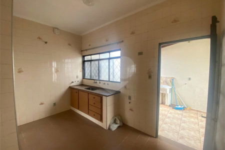 Casa à venda com 3 quartos, sendo 1 suíte, no Centro, Araraquara, SP