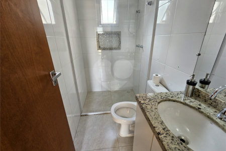 Sobrado à venda com 3 quartos, sendo 1 suíte,  em Vila Nivi, São Paulo, SP