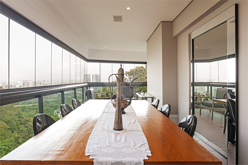 Apartamento à venda com 4 suítes em Panamby, São Paulo, SP