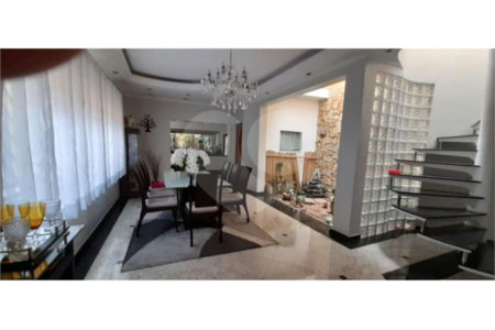 Casa à venda com 4 quartos, sendo 1 suíte, em Vila Nova Manchester, São Paulo, SP