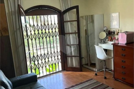 Sobrado à venda com 3 quartos, sendo 1 suíte,  em Parque Ipê, São Paulo, SP