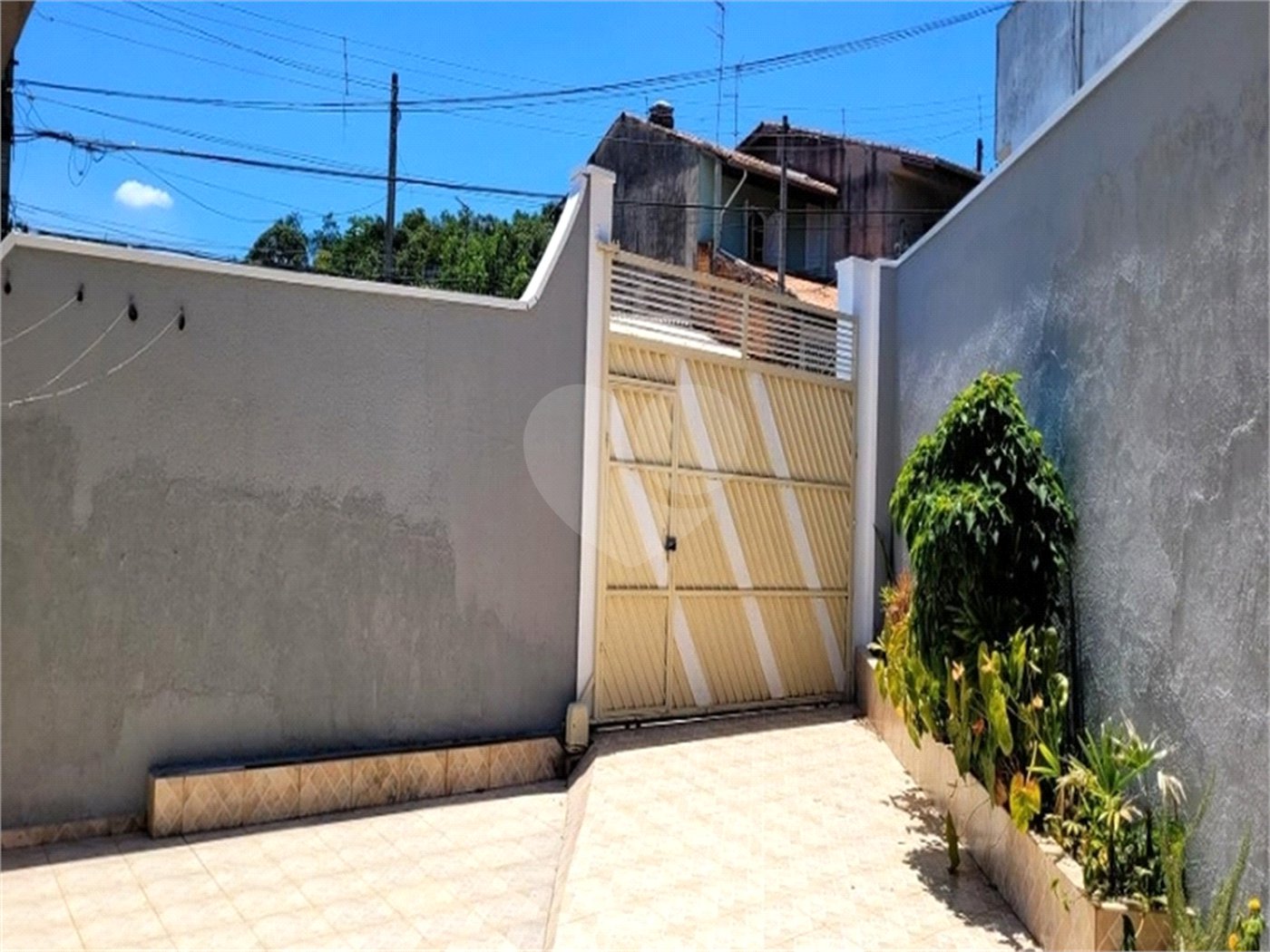 Casa à venda com 3 quartos, sendo 1 suíte, em Jardim Rodeio, Mogi das Cruzes, SP