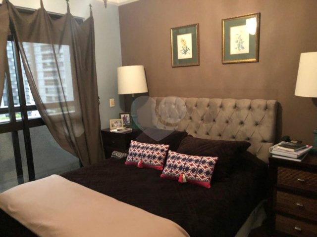 Apartamento à venda com 4 quartos, sendo 3 suítes,  em Morumbi, São Paulo, SP