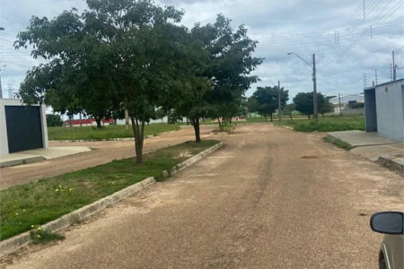 Terreno à venda em Loteamento Parque dos Ipês, Balsas, MA