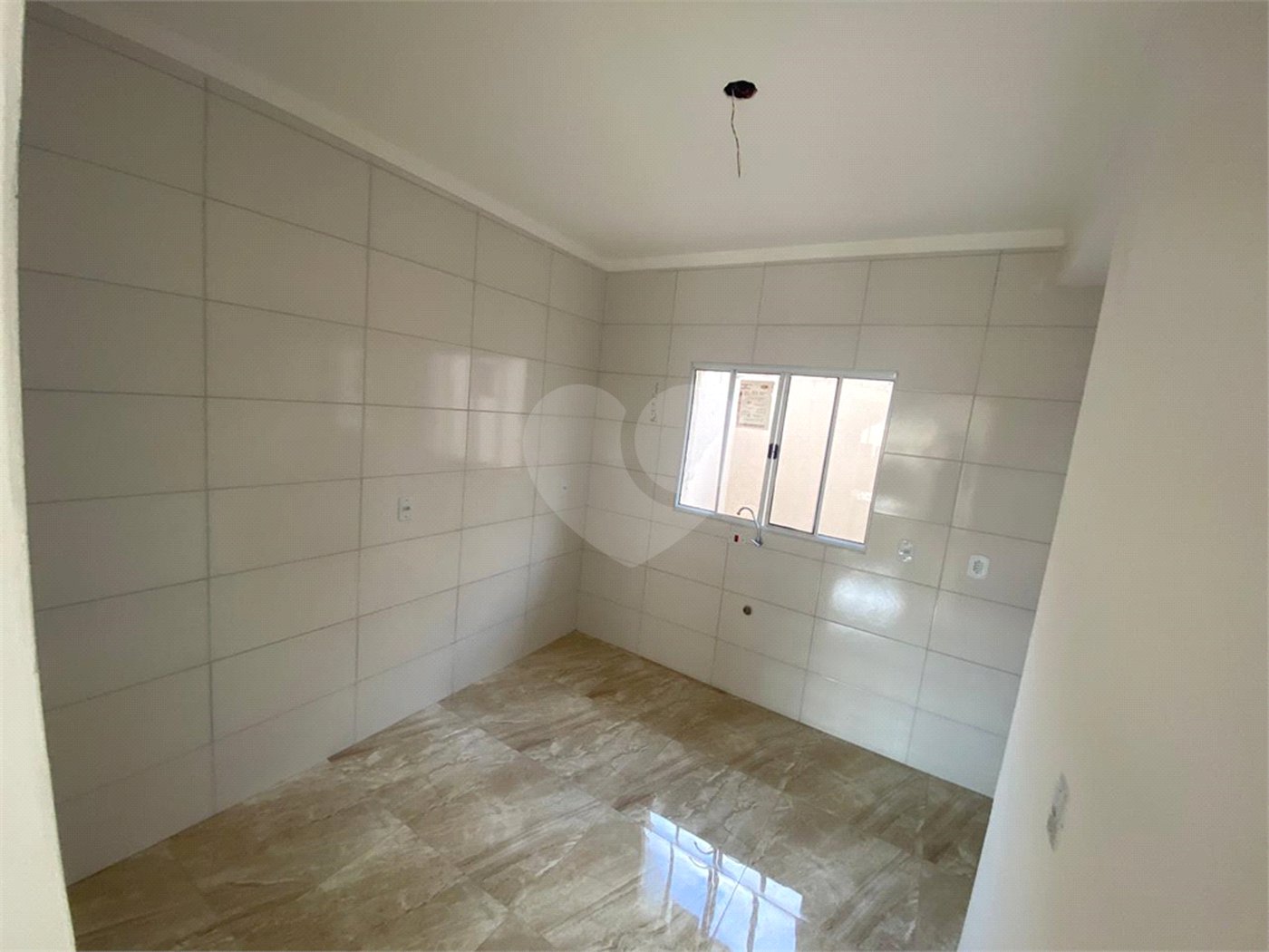 Casa para alugar com 2 suítes no condomínio Residencial Vila Amélia, Poá - SP