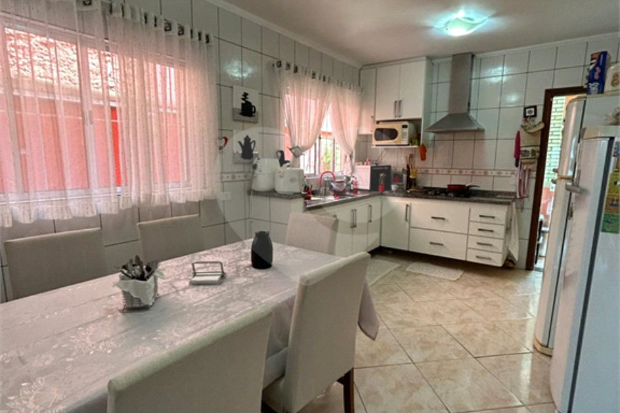 Sobrado à venda com 3 quartos, sendo 1 suíte, em Vila Nova Cachoeirinha, São Paulo, SP