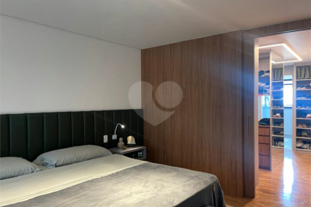 Casa à venda com 3 suítes no condomínio Reserva 8, São Paulo - SP