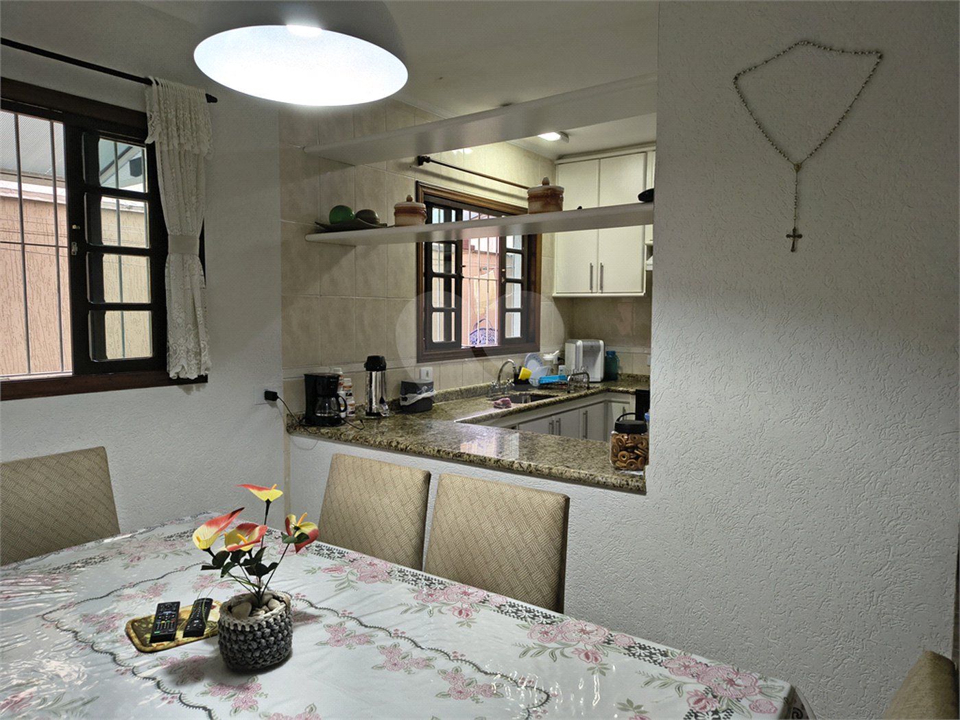 Sobrado à venda com 3 quartos, sendo 1 suíte, em Tremembé, São Paulo, SP