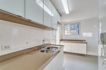Apartamento à venda com 2 quartos, sendo 1 suíte,  em Santo Amaro, São Paulo, SP