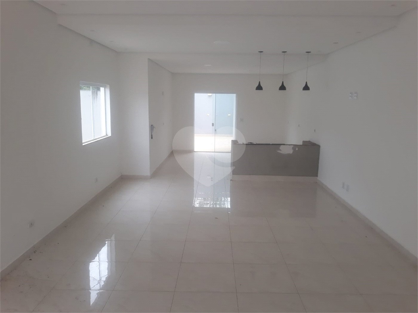 Sobrado à venda com 3 quartos, sendo 1 suíte, em Jardim Vitória, Mairinque, SP